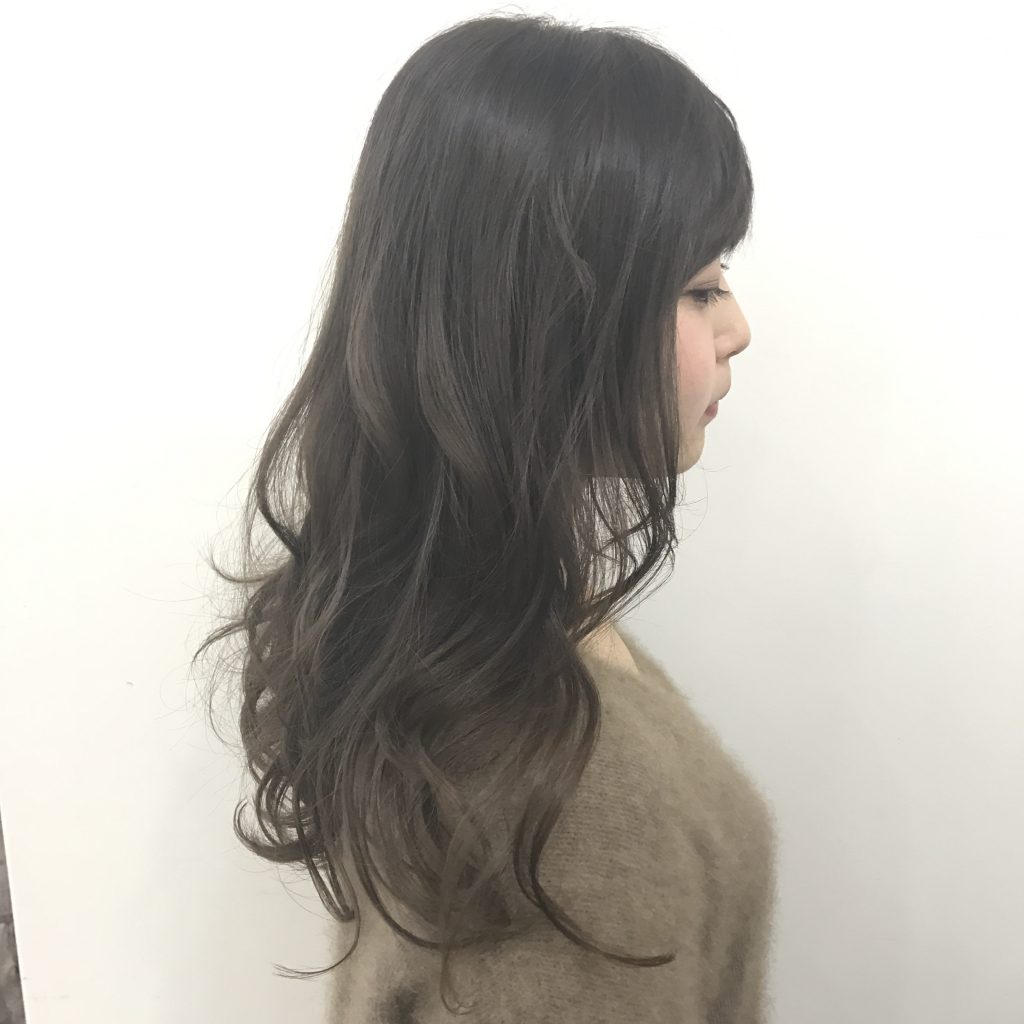 17年は 暗め透明感カラー で大人な外国人風ヘアに ミネコラ質感矯正 などヘアケア トリートメントに特化した渋谷の美容室セルサスの公式サイトです